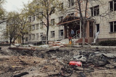 Російські дрони атакували житлові квартали Сум. Репортаж з місця влучань