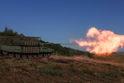 як стріляє танк
