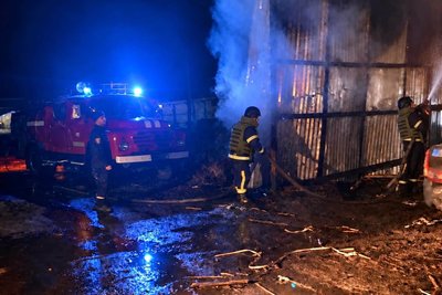На Житомирщині під час дронової атаки нанесений удар по одному з підприємств Коростенської громади На Житомирщині під час дронової атаки нанесений удар по одному з підприємств Коростенської громади