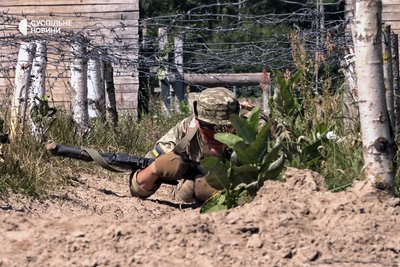 Боєць 58-ї окремої мотопіхотної бригади імені Виговського на тренуванні Боєць 58-ї окремої мотопіхотної бригади імені Виговського на тренуванні