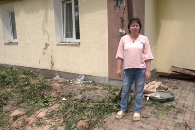 Пошкоджені дахи та зламані дерева: наслідки негоди у Хмельницькій громаді