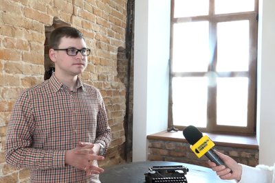 Представники монастиря на Житомирщині передали документи на палац Грохольських-Терещенків профколеджу