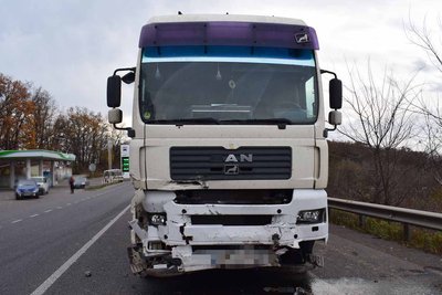 На Вінниччині в аварії за участю легковика та вантажівки загинув 85-річний чоловік На Вінниччині в аварії за участю легковика та вантажівки загинув 85-річний чоловік