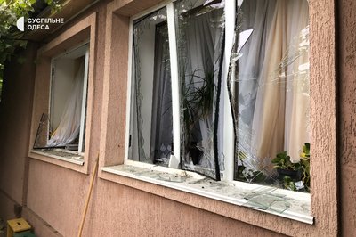 "Всі вікна, стіни проштробовані чимось": РФ ударила по Одещині балістикою з касетними боєприпасами "Всі вікна, стіни проштробовані чимось": РФ ударила по Одещині балістикою з касетними боєприпасами