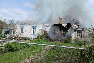 Пошкоджений через атаку РФ житловий будинок в Одноробівці Золочівської громади, 9 травня 2026 року Пошкоджений через атаку РФ житловий будинок в Одноробівці Золочівської громади, 9 травня 2026 року