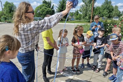 Від освітніх потреб дітей до пошуку роботи для батьків: у 5 школах Житомирщини запровадили пілотний проєкт Від освітніх потреб дітей до пошуку роботи для батьків: у 5 школах Житомирщини запровадили пілотний проєкт