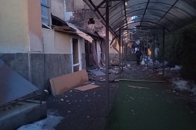 У Сумах через удар БпЛА пошеоджена цивільна інфраструктура У Сумах через удар БпЛА пошеоджена цивільна інфраструктура