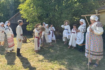 "Ягоденські свояки" з Волині зберігають автентичні пісні чотирьох поколінь родини "Ягоденські свояки" з Волині зберігають автентичні пісні чотирьох поколінь родини