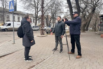 Автори працюють над проєктом