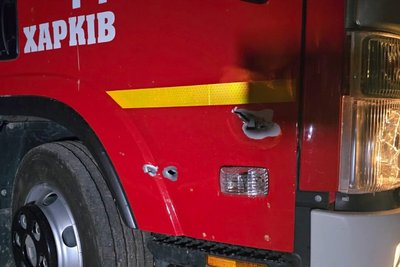Пожежна автоцистерна після влучання безпілотника у Харкові Пожежна автоцистерна після влучання безпілотника у Харкові