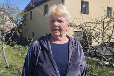 Паркану немає, вікна вилетіли, дах злетів, авто не відновити — жителі Житомирщини про наслідки обстрілу РФ Паркану немає, вікна вилетіли, дах злетів, авто не відновити — жителі Житомирщини про наслідки обстрілу РФ