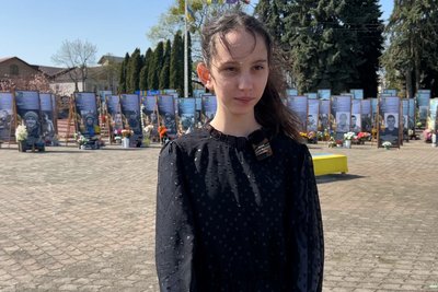 "Був сиротою, мріяв про свою сім’ю": на Рівненщині попрощалися з 20-річним солдатом Валентином Лукіним "Був сиротою, мріяв про свою сім’ю": на Рівненщині попрощалися з 20-річним солдатом Валентином Лукіним