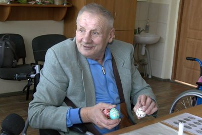 В Луцькому геріатричному пансіонаті організували майстерклас з писанкарства В Луцькому геріатричному пансіонаті організували майстерклас з писанкарства