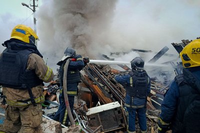 Внаслідок атаки РФ на Чугуїв 20 березня зайнялась пожежа Внаслідок атаки РФ на Чугуїв 20 березня зайнялась пожежа
