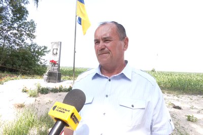 Жителі села на Житомирщині розповіли, як встановлювали пам'ятник полеглому асу Степану Тарабалці Жителі села на Житомирщині розповіли, як встановлювали пам'ятник полеглому асу Степану Тарабалці