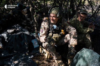 Мінометники відпочивають після відпрацювання по російських позиціях
