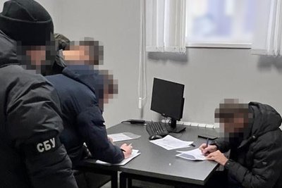 В Житомирі трьох чоловіків підозрюють у незаконному заволодінні складськими приміщеннями на понад 5,6 мільйона гривень В Житомирі трьох чоловіків підозрюють у незаконному заволодінні складськими приміщеннями на понад 5,6 мільйона гривень