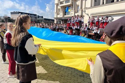 В Ужгороді розпочався міжнародний флешмоб "Хори за мир"