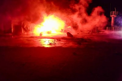 РФ атакувала Одещину дронами: через влучання спалахнули пожежі в порту та заповіднику РФ атакувала Одещину дронами: через влучання спалахнули пожежі в порту та заповіднику