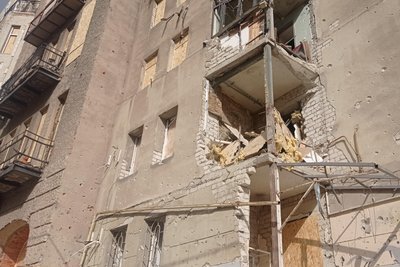 У центрі Харкова пошкоджені 111 будівель. Як усувають наслідки ракетних ударів