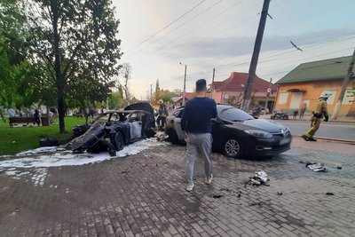 Горіло авто на Крошні у Житомирі: у поліції розповіли подробиці ДТП Горіло авто на Крошні у Житомирі: у поліції розповіли подробиці ДТП