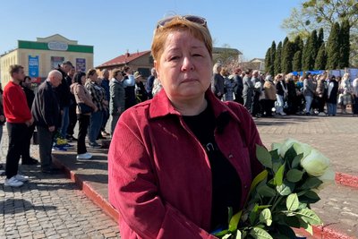 "Був сиротою, мріяв про свою сім’ю": на Рівненщині попрощалися з 20-річним солдатом Валентином Лукіним "Був сиротою, мріяв про свою сім’ю": на Рівненщині попрощалися з 20-річним солдатом Валентином Лукіним