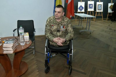 Книги про війну: у Луцьку презентували твори Дмитра та Андрія Чоботів Книги про війну: у Луцьку презентували твори Дмитра та Андрія Чоботів
