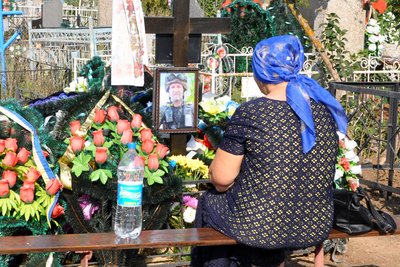 Загинули в бою за Україну. На Миколаївщині вшанували пам'ять полеглих героїв Загинули в бою за Україну. На Миколаївщині вшанували пам'ять полеглих героїв