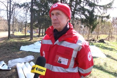 Ліквідація наслідків влучання БпЛА: в Озерному на Житомирщині оцінюють завдану шкоду Ліквідація наслідків влучання БпЛА: в Озерному на Житомирщині оцінюють завдану шкоду