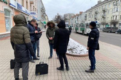 Двох експосадовців Держекоінспекції на Волині відправили за ґрати на 5 років за хабар Двох експосадовців Держекоінспекції на Волині відправили за ґрати на 5 років за хабар