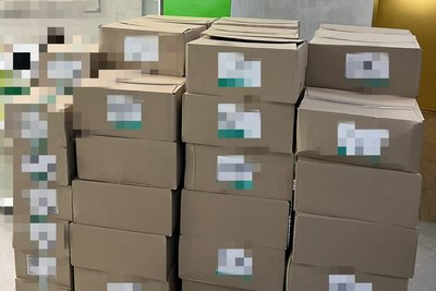 Правоохоронці викрили продаж гуманітарки для ЗСУ на 800 тисяч грн