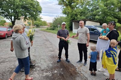 "Зустрічали всім селом", — що розповіла дружина звільненого з полону Анатолія Майструка з Житомирщини "Зустрічали всім селом", — що розповіла дружина звільненого з полону Анатолія Майструка з Житомирщини