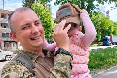 "Немає більше тебе, коханий". Артем Попік з Донеччини пройшов Майдан, полон, АТО: спогади побратимів, друзів та дружини "Немає більше тебе, коханий". Артем Попік з Донеччини пройшов Майдан, полон, АТО: спогади побратимів, друзів та дружини