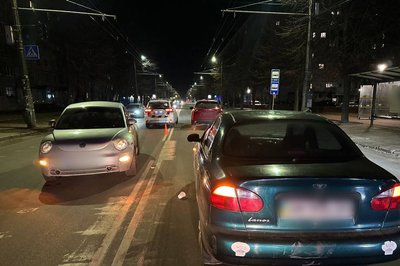 У Житомирі на вулиці Вітрука водій збив 20-річну дівчину У Житомирі на вулиці Вітрука водій збив 20-річну дівчину