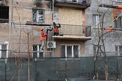 В Одесі ремонтують будинок на проспекті Шевченка, який тричі зазнав пошкоджень В Одесі ремонтують будинок на проспекті Шевченка, який тричі зазнав пошкоджень