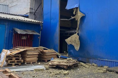 Наслідки влучання російського БпЛА по території харчового підприємства у Богодухові, 1 травня 2026 року Наслідки влучання російського БпЛА по території харчового підприємства у Богодухові, 1 травня 2026 року