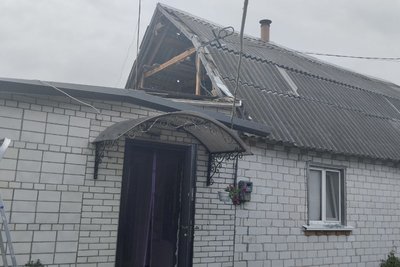 "Стінка теж рухнула, тріщина пішла": армія РФ атакувала "шахедами" Житомирщину