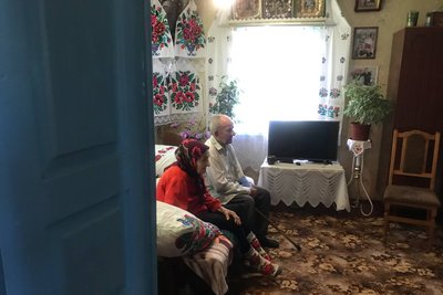 "Треба жити, а немає коли": історія подружжя з Житомирщини, які 68 років разом