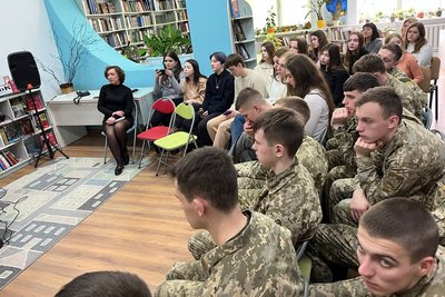 У Луцьку презентували збірку військових письменників "#Голоси" У Луцьку презентували збірку військових письменників "#Голоси"