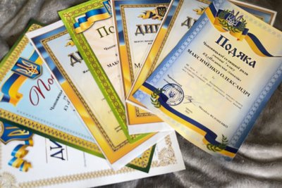 Школярка із Житомирщини зібрала смарт-браслет для людей із порушенням зору та створила лазерну іграшку для кошеняти Школярка із Житомирщини зібрала смарт-браслет для людей із порушенням зору та створила лазерну іграшку для кошеняти