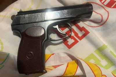 Пістолет, з якого невідомий стріляв у ветерана ЗСУ в Харкові, 3 серпня 2025 року Пістолет, з якого невідомий стріляв у ветерана ЗСУ в Харкові, 3 серпня 2025 року