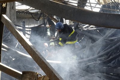 Кількість загиблих в "Епіцентрі" у Харкові зросла: що 26 травня відомо про наслідки атаки РФ Кількість загиблих в "Епіцентрі" у Харкові зросла: що 26 травня відомо про наслідки атаки РФ