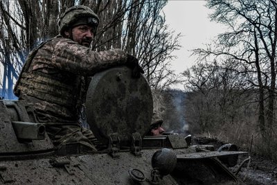 Українські військові просуваються на передню лінію фронту під Бахмутом, Донеччина, 8 березня 2023 року