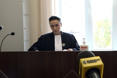 На Житомирщині двох депутатів Оліївської сільської ради взяли під варту з правом внесення застави На Житомирщині двох депутатів Оліївської сільської ради взяли під варту з правом внесення застави