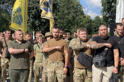 меморіальну дошку військовослужбовцю Станіславу Парталі меморіальну дошку військовослужбовцю Станіславу Парталі