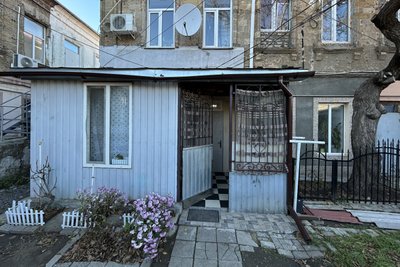 "Вставали в рядок і їли стоячи": у Миколаєві багатодітна родина просить забезпечити їх більшим житлом