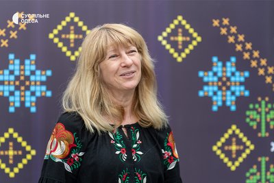 В Одесі до Дня вишиванки провели ходу та збір підписів за державний статус свята В Одесі до Дня вишиванки провели ходу та збір підписів за державний статус свята