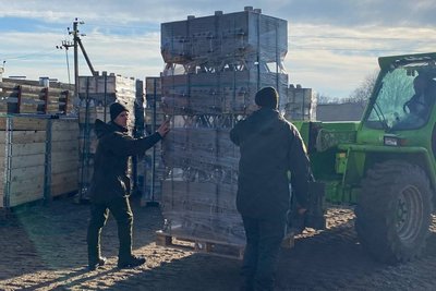 “Треба, щоб військовим було тепло”: вінницькі волонтери отримали буржуйки від партнерів з Фінляндії “Треба, щоб військовим було тепло”: вінницькі волонтери отримали буржуйки від партнерів з Фінляндії