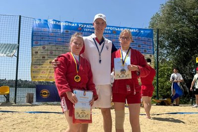 Самбістки Сумщини з медалями чемпіонату України Самбістки Сумщини з медалями чемпіонату України