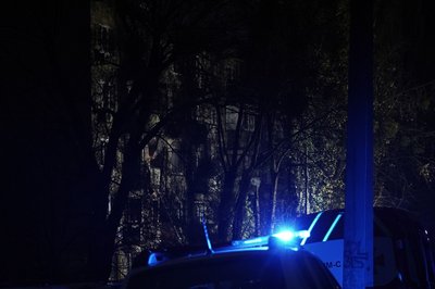 Палаючий осколок за вікном. Репортаж з будинку Києві, куди влучили рештки російської ракети Палаючий осколок за вікном. Репортаж з будинку Києві, куди влучили рештки російської ракети